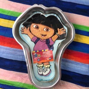 2003 Wilton Dora The Explorer Cake Pan Unused